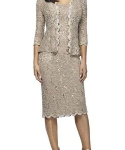 Alex Evenings - Quarter Sleeve Scallop Lace Ensemble 212264 - 1 Pc Champagne In Size 12P Available Formal Gowns