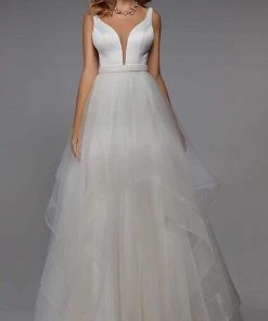 Alyce Paris - Sleeveless Organza Bridal Gown 7022 - 1 Pc Ivory In Size 4 Available Formal Gowns