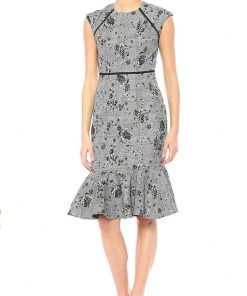 Cocktail Dresses Maggy London - G3816M Cap Sleeve Embroidery Trimmed Trumpet Dress