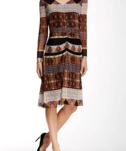 Nine West - 10571282-X51 Printed Ruched Long Sleeves Dress