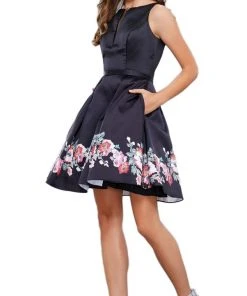 Nox Anabel - 6233 Chic Floral-Printed Bateau Cocktail Dress