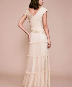 Formal Gowns Tadashi Shoji - Embellished Cap Sleeve Tiered A-line Dress - 1 Pc Gold In Size 4 Available 8 Formal Gowns Tadashi Shoji - Embellished Cap Sleeve Tiered A-line Dress - 1 Pc Gold In Size 4 Available