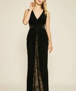 Tadashi Shoji - Lace Applique Plunging V-neck Sheath Dress - 1 Pc Black/Nude In Size 18 Available