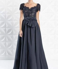Alexander By Daymor - 1264 Bow Accent Short Sleeve Sweetheart Gown