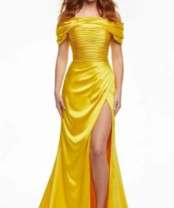 Ashley Lauren - 11093 Ruched Sheath Evening Dress