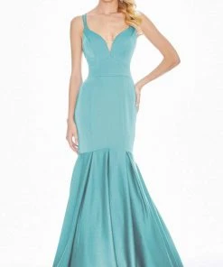 Ashley Lauren - 1532 Plunging Sweetheart Trumpet Gown
