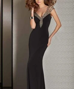 Clarisse - M6259 Bejeweled V-neck Dress