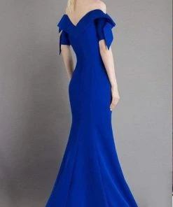 Janique - 1940 Off-Shoulder Trumpet Dress With Ruffled Slit And Train