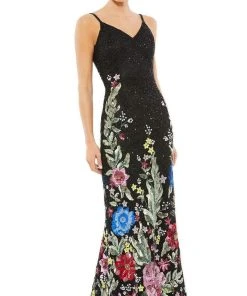 Mac Duggal - 5475 V-Neck Floral Appliqued Dress