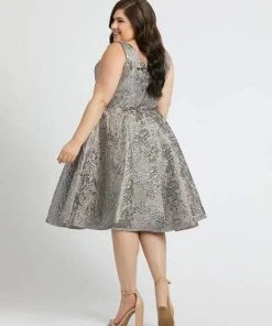 Mac Duggal Fabulouss - 77673F Metallic V-Neck And Back Cocktail Dress