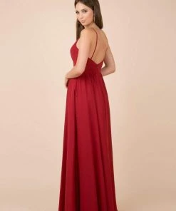Nox Anabel - R275P Plunging V-neck A-line Dress With Slit